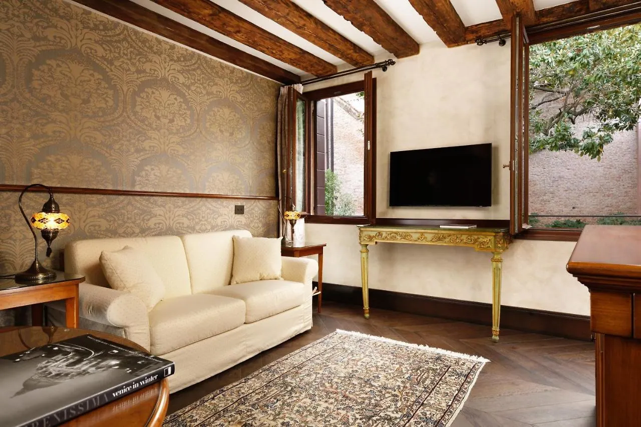 Empress Theodora Apartments Benátky